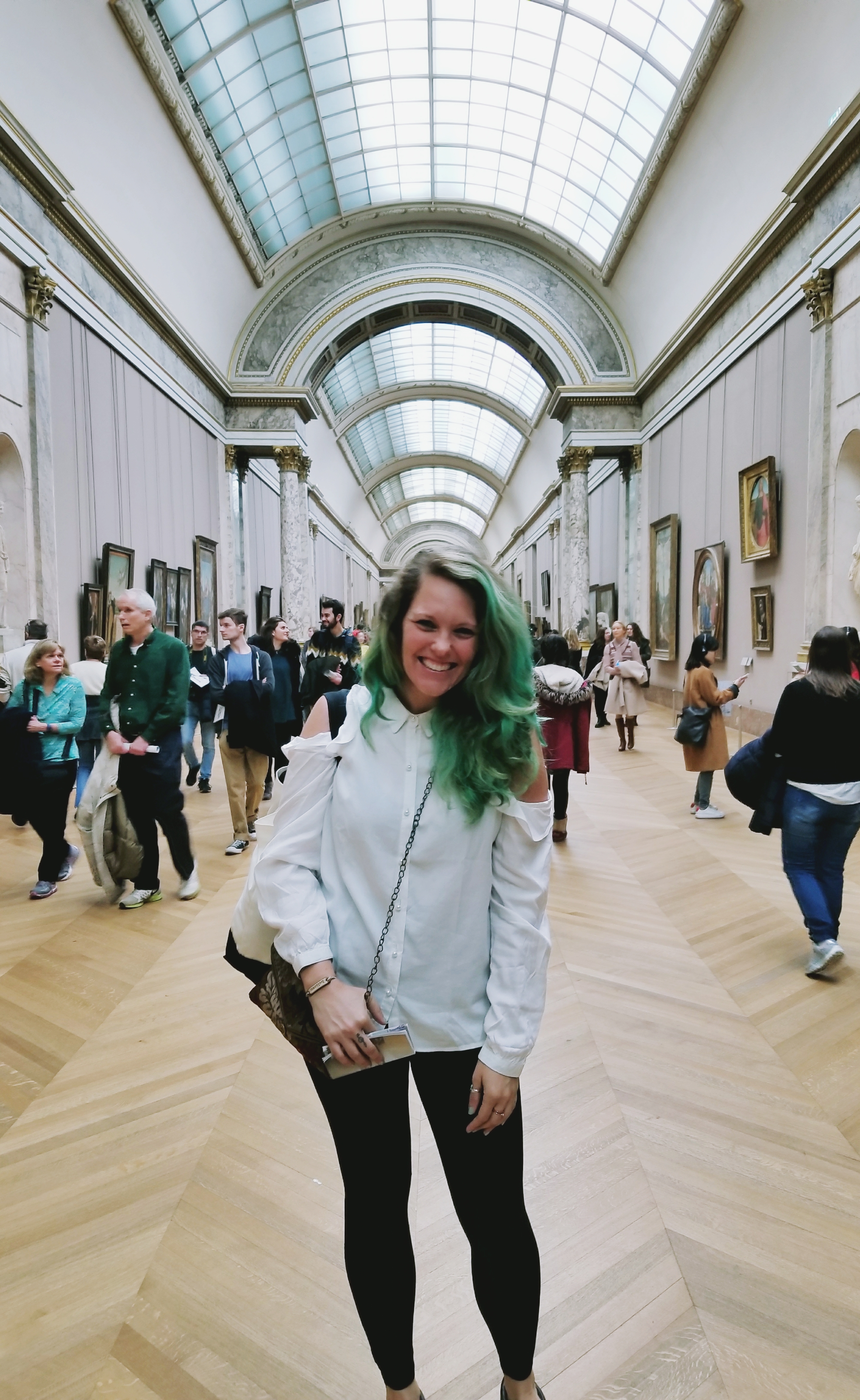 Lizzie does Parie - the Louvre